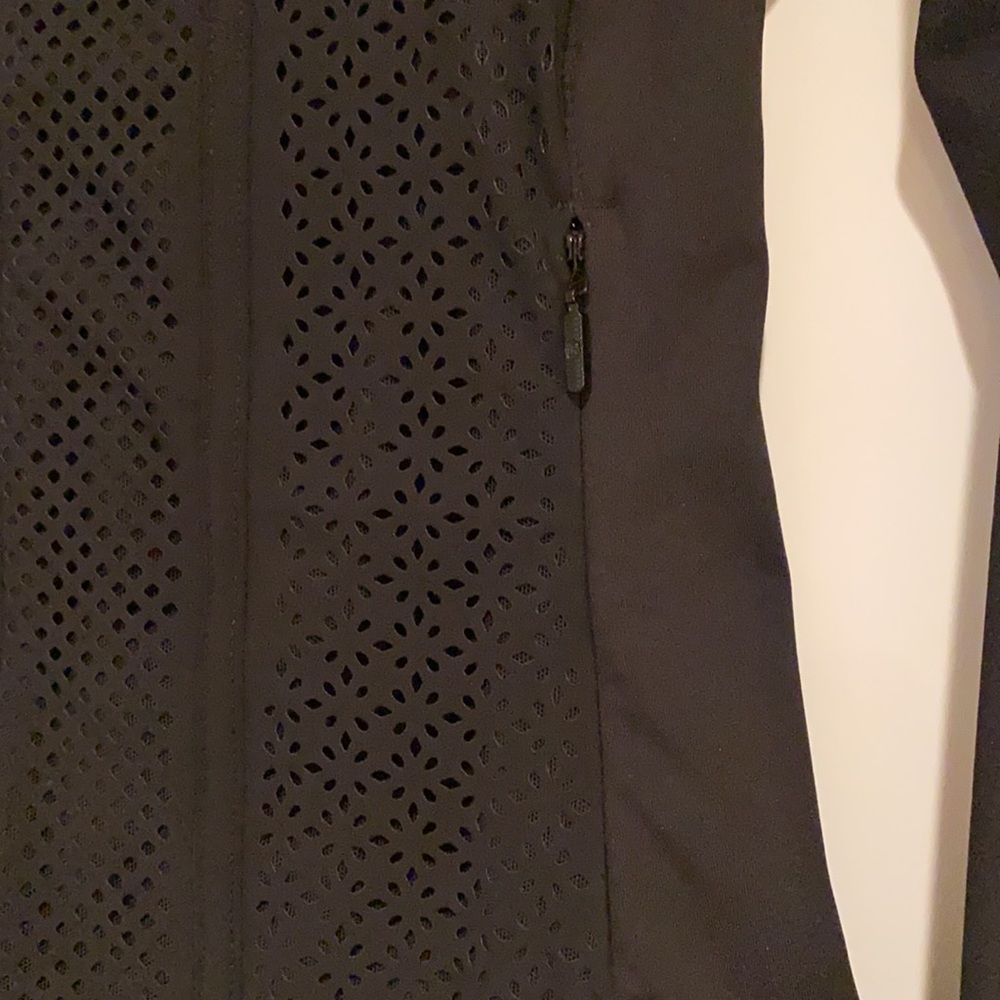 LuLuLemon Get Your Peek On Black Jacket SIZE 4 - Picture 12 of 17